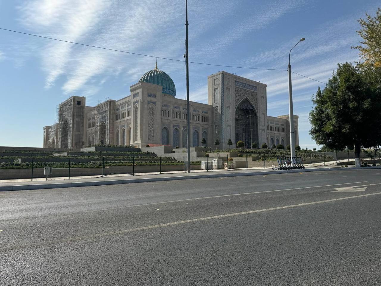 Abay Street- Tashkent City Center Extérieur photo