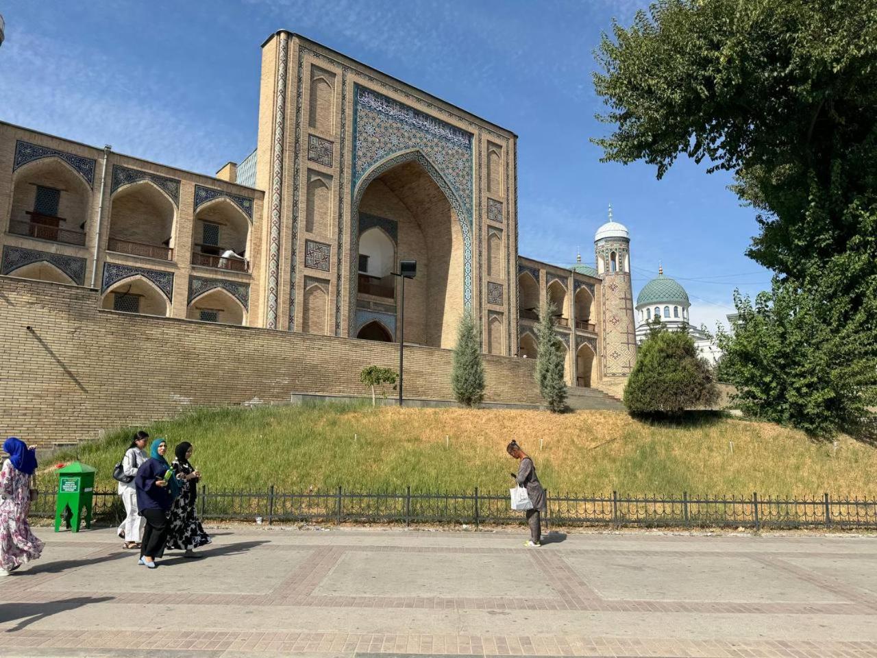 Abay Street- Tashkent City Center Extérieur photo