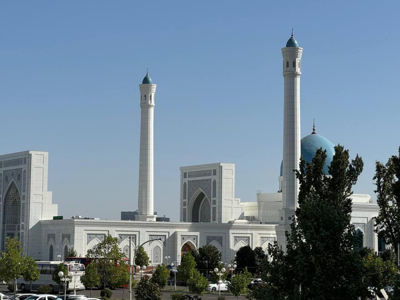Abay Street- Tashkent City Center Extérieur photo