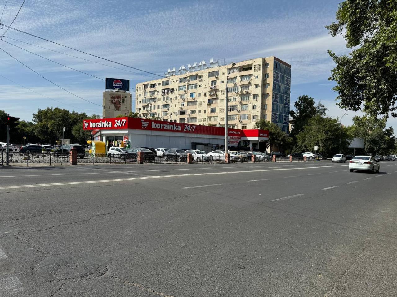 Abay Street- Tashkent City Center Extérieur photo
